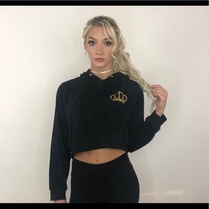 JUICY COUTURE CROPPED VELOUR SWEATSHIRT